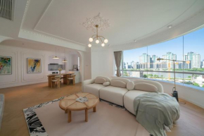 Eastern Hub - Bund Branch Premium 3-Bedroom Apartment with Bund View